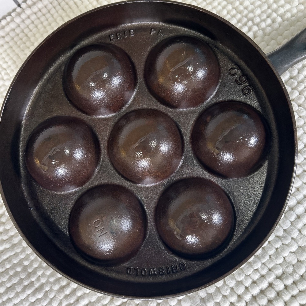 Vintage Griswold Cast Iron No 32 Aebleskiver Danish Cake Pan 962 9 inch